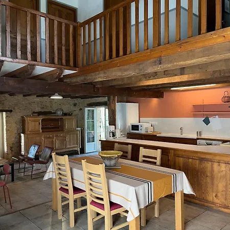 Ostal De Marcillac Avec Piscine - Petit Bois